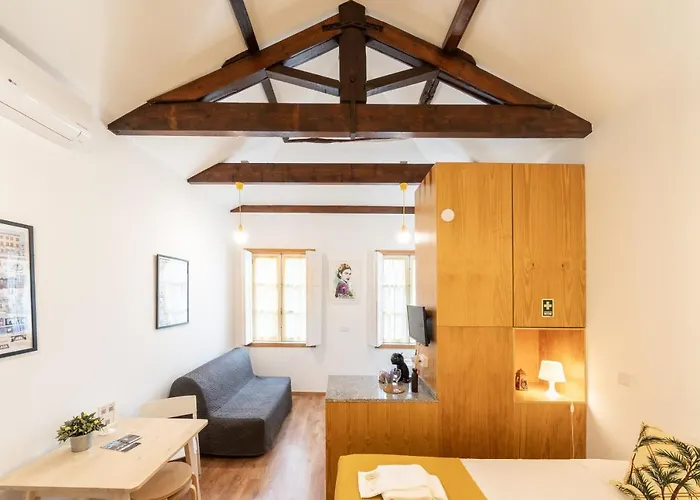 731 Costa Cabral Metro Apartamento