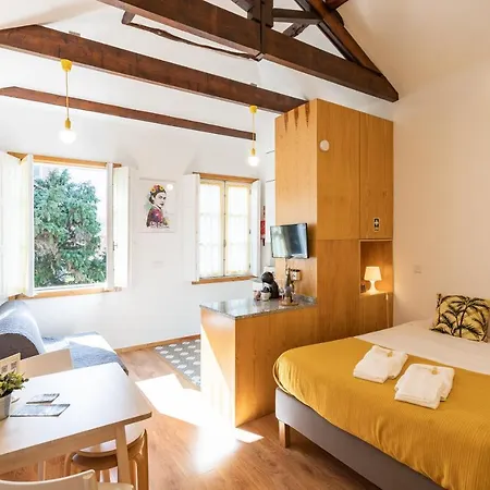 731 Costa Cabral Metro *