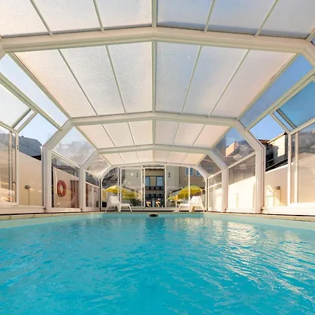 731 Costa Cabral Metro * פורטו