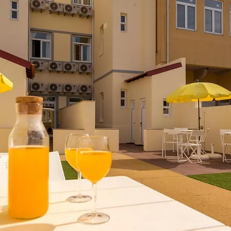 731 Costa Cabral Metro Apartment *