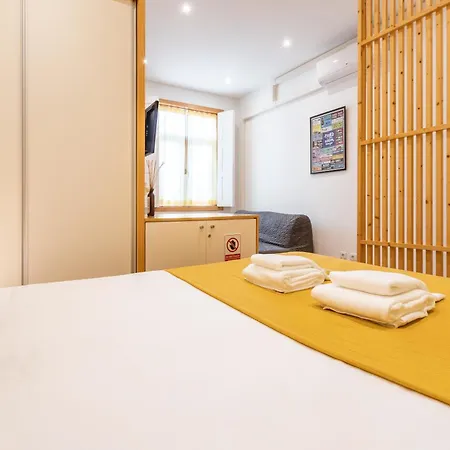 731 Costa Cabral Metro Apartment