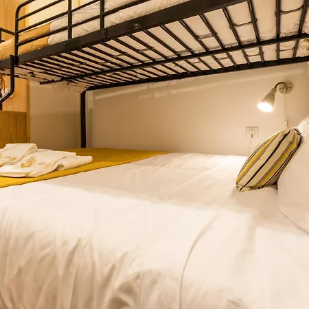 731 Costa Cabral Metro Apartment Porto