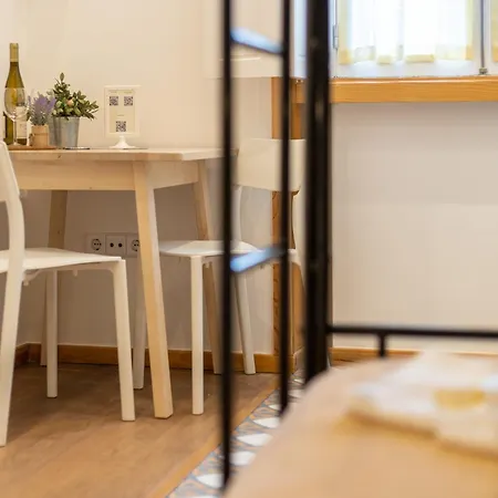 731 Costa Cabral Metro Apartment Porto