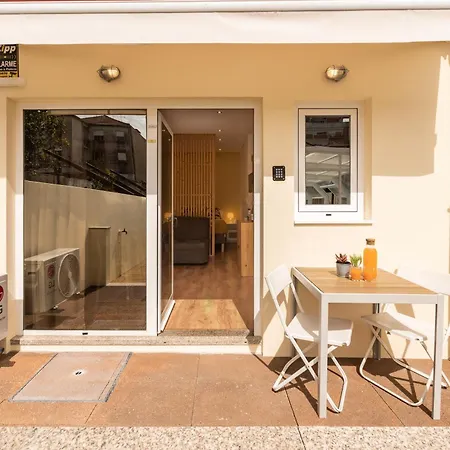 731 Costa Cabral Metro * פורטו