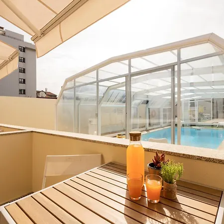 731 Costa Cabral Metro Apartament