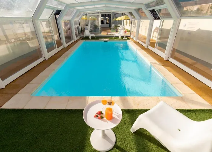 731 Costa Cabral Metro Apartment