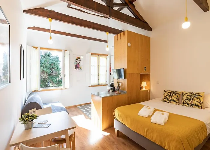 731 Costa Cabral Metro *