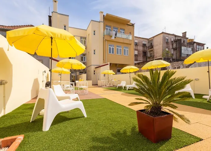 731 Costa Cabral Metro Apartment