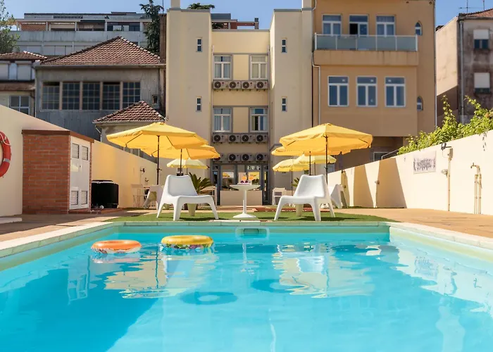 731 Costa Cabral Metro * Porto