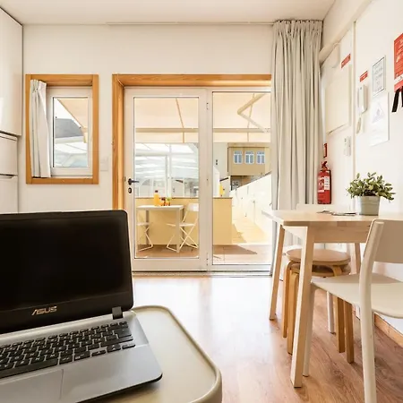 731 Costa Cabral Metro Apartmán *