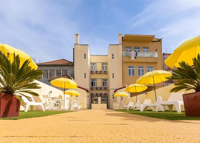 731 Costa Cabral Metro * 포르투