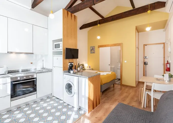 731 Costa Cabral Metro