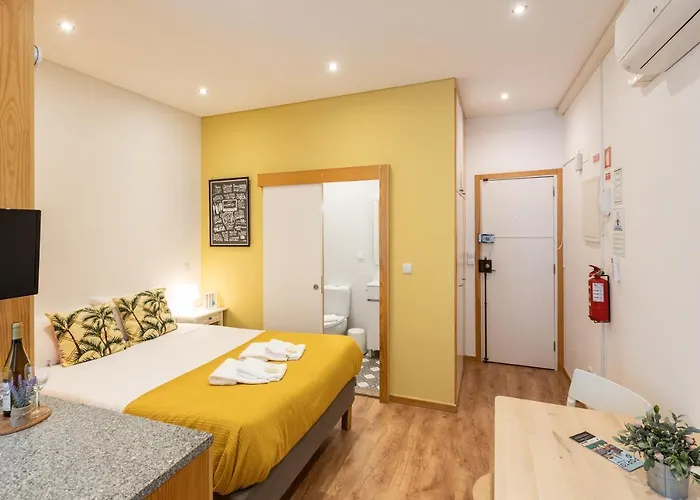 731 Costa Cabral Metro *