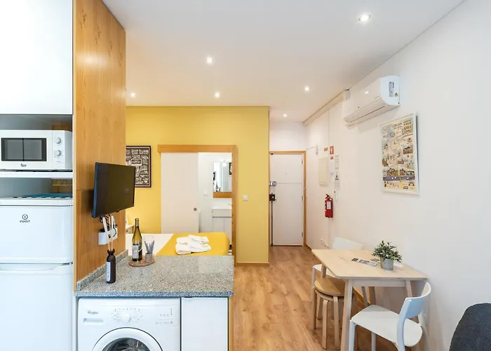 Apartamento 731 Costa Cabral Metro *